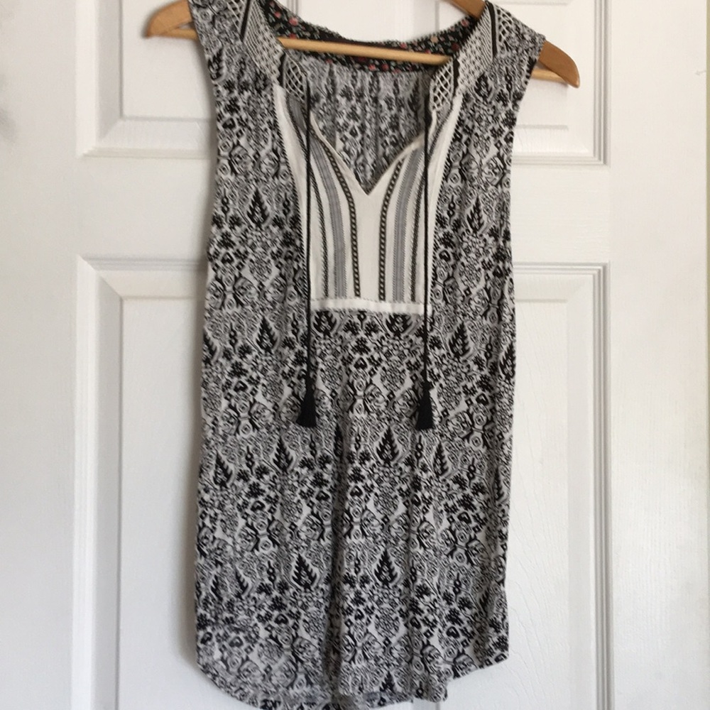 A common thread black and white top